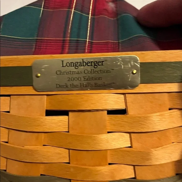 Longaberger 2000 Christmas Collection Deck The Halls basket w/ plaid lining - Picture 2 of 7